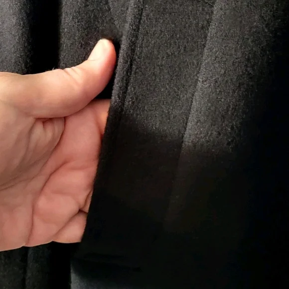 Men's Black Wool & Cashmere  Italian Overcoat 48R (XXL) - Picture 4 of 6